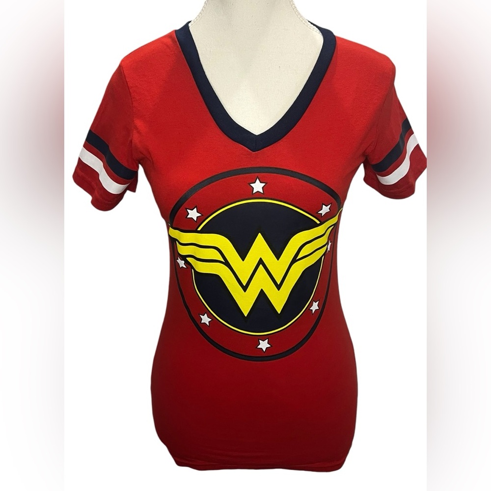 Wonder Woman DC Comics Red Blue Graphic Tee Shirt | Size Small | Justice League
